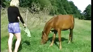 Futro Eleanor jest obrzydliwe, podobnie porn polski lektor jak jej pachy
